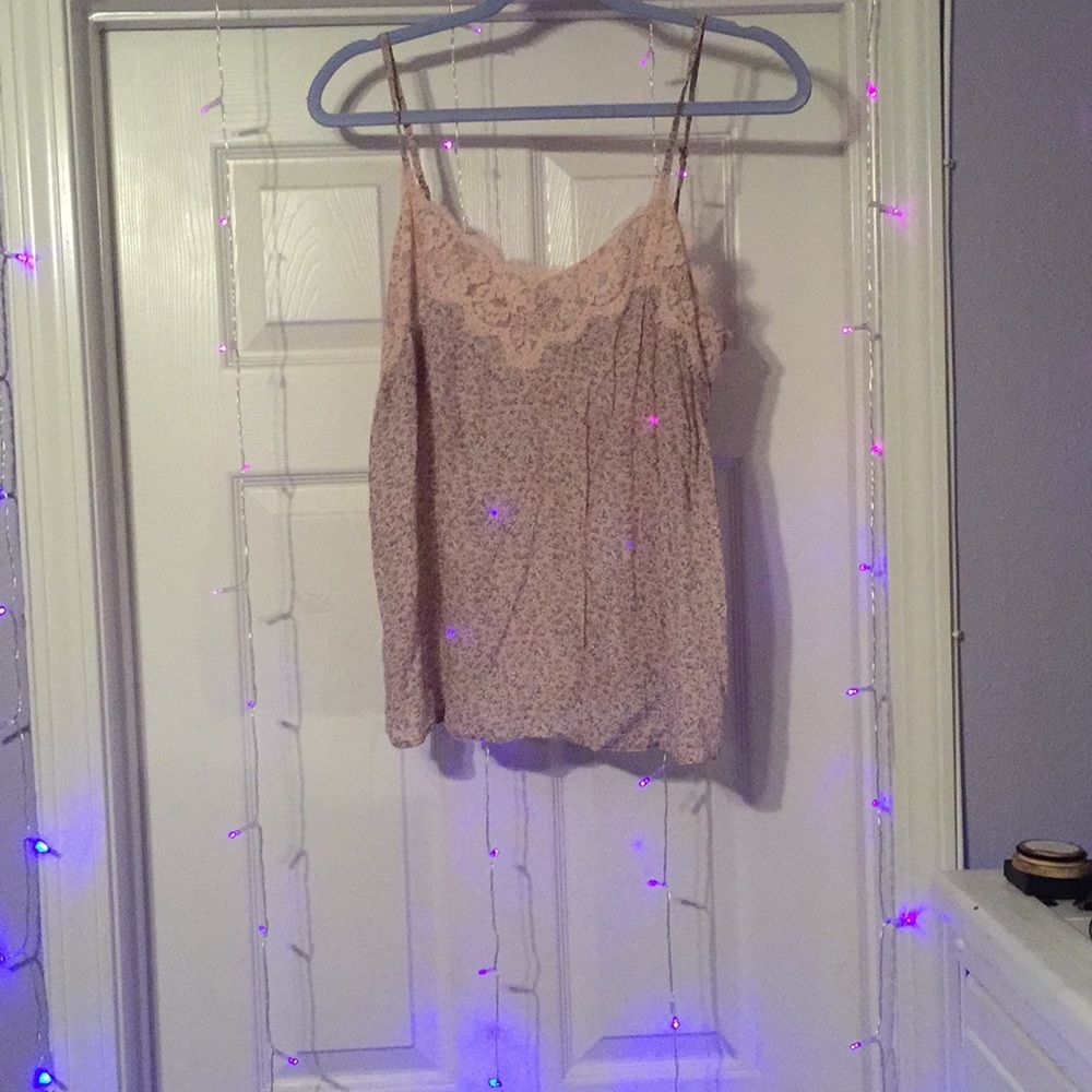 Shirt spaghetti straps